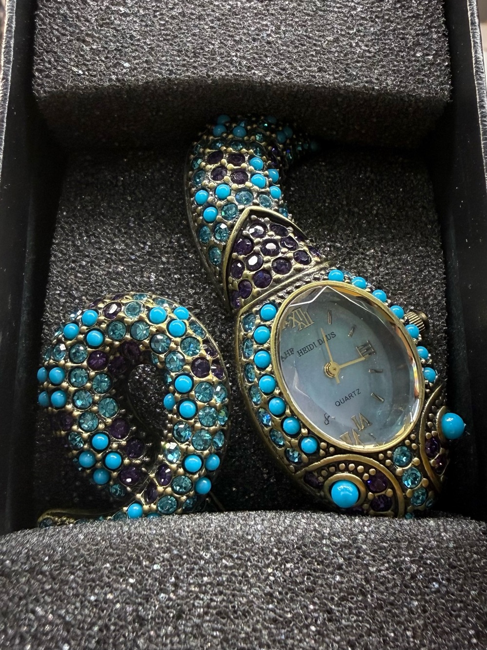 Brand New In Box! Heidi Daus Turquoise Crystal Snake Clap Watch - Picture 4 of 4